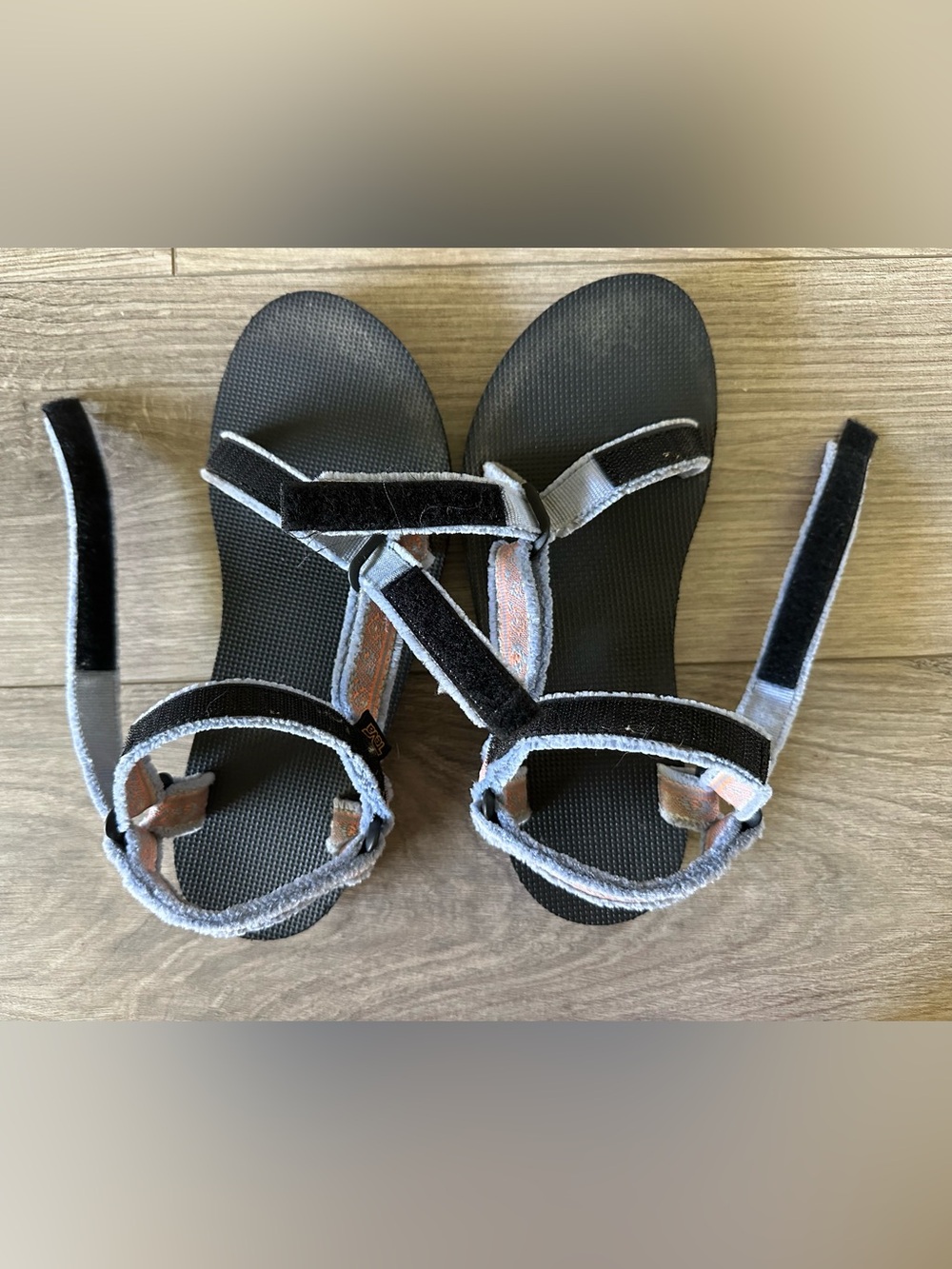 Women’s Teva sandals - Picture 7 of 8